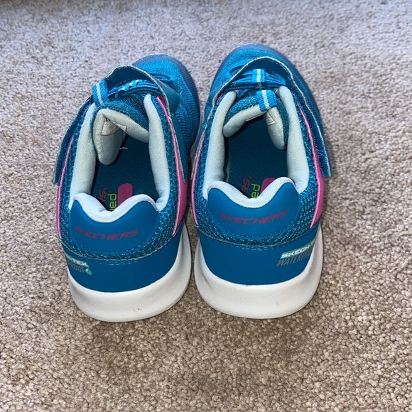 Sketchers teal slip on sneakers, size 2 youth - Picture 5 of 7